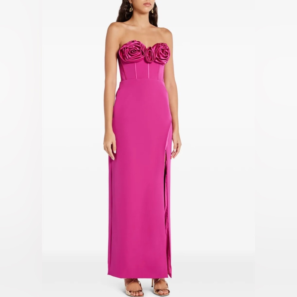 Monique Lhuillier Rose Appliqué Gown Romantic Floral Evening Dress